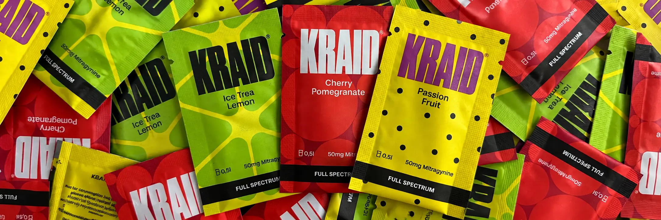 KRAID kratom drink sachets in drie smaken: Passion Fruit, Cherry Pomegranate en Ice Tea Lemon