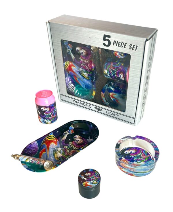 Ensemble smoking Diamond Leaf Monster